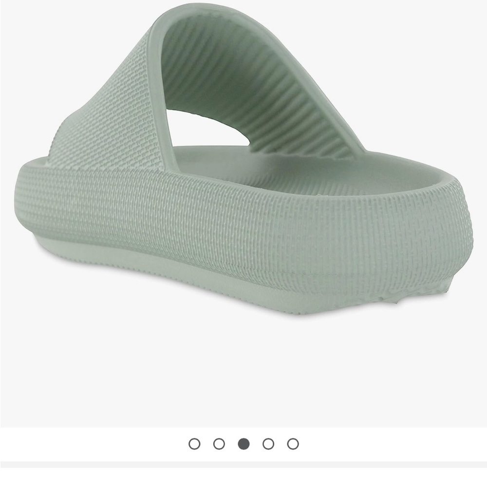 Mia woman’s le a sandals